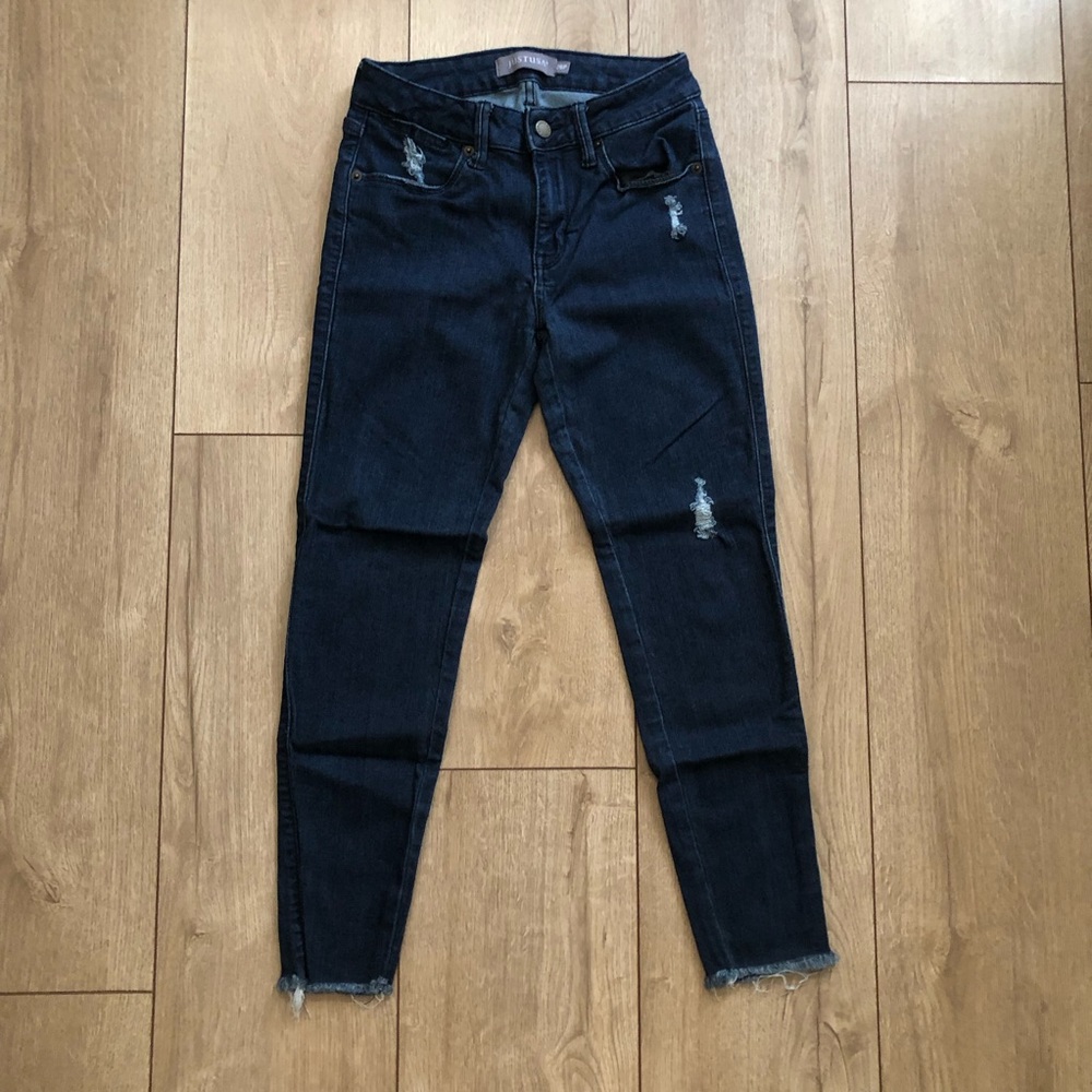 Size 26P Just USA Distressed Jeans
